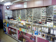 カギの救急車関内店　店内の様子